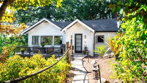 2838 Parkview Dr, Victoria, BC, V9A2J4 | Card Image