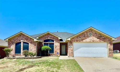 619 Douglas Dr, Mansfield, TX, 76063-7684 | Card Image