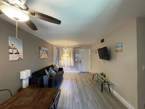 1702 Ne 9th St, Fort Lauderdale, FL, 33304-4441 | Card Image