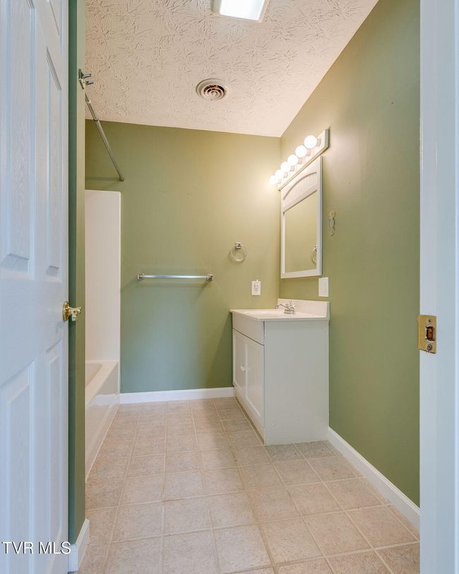 516 Bowmantown Rd, House other with 3 bedrooms, 7 bathrooms and null parking in Telford TN | Image 47