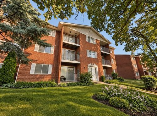 201-381 Oak Trails Rd, Des Plaines, IL, 60016-1274 | Card Image