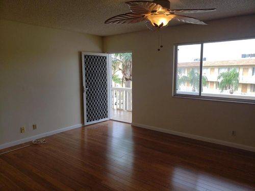 apt-303-700 Village Green Ct, Palm Springs, FL, 33461-6508 | Card Image