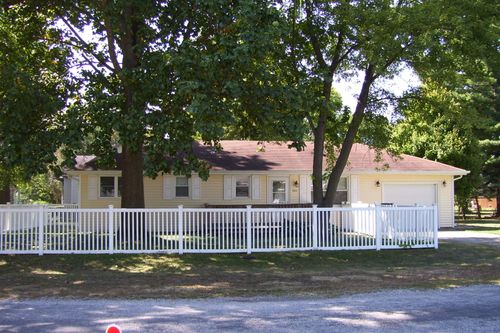 301 N Morgan St, Bement, IL, 61813-1037 | Card Image