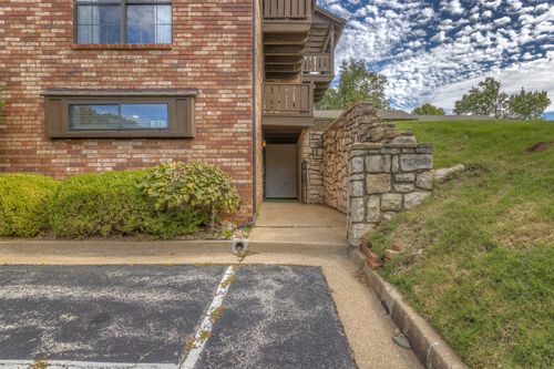 b-1-2211 S Main St, Tulsa, OK, 74114-1140 | Card Image