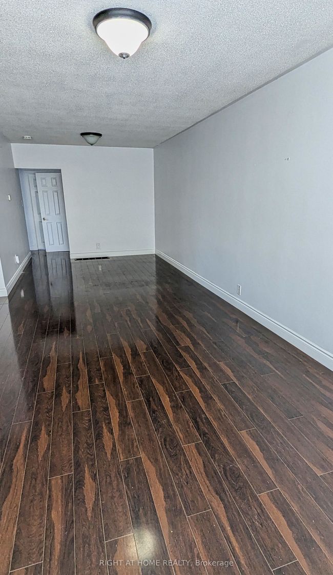 MAINFLR - 48 Burcher Rd, House attached with 3 bedrooms, 2 bathrooms and 5 parking in Ajax ON | Image 10