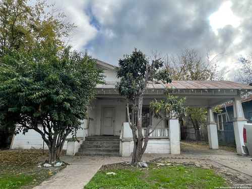 1718 E Crockett St, San Antonio, TX, 78202-3107 | Card Image