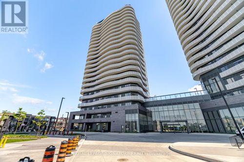 805-10 Flavelle Trail, Vaughan (Steeles West Industrial), ON, L4L1V8 | Card Image