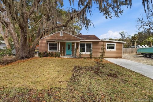 329 10th St, Crystal River, FL, 34428-3624 | Card Image