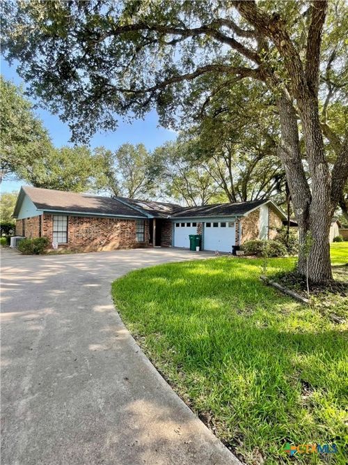 409 Elm Dr, Ganado, TX, 77962-8410 | Card Image