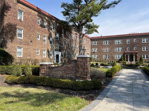 180 Hilton Ave, Hempstead, NY, 11550-8101 | Card Image