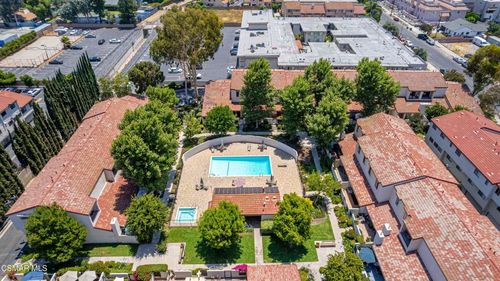 105-18220 Oxnard St, Tarzana, CA, 91356-1703 | Card Image
