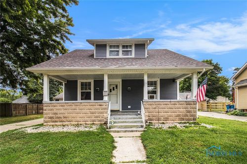 24 Pennsylvania Ave, Waterville, OH, 43566-1059 | Card Image