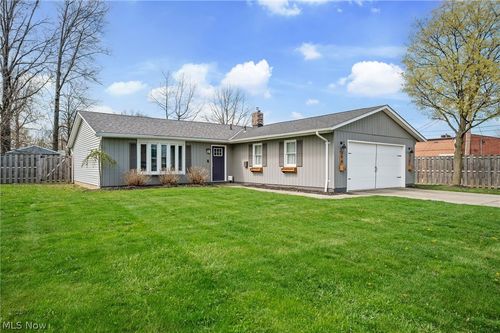 396 E 319th St, Willowick, OH, 44095-3660 | Card Image