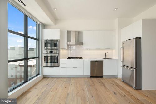 apt-5w-240 N 2nd St, PHILADELPHIA, PA, 19106-1259 | Card Image