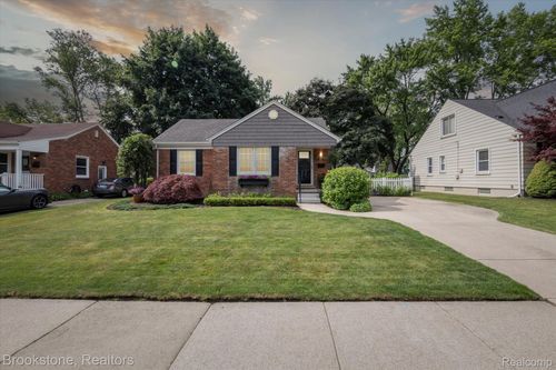 2351 Earlmont Rd, Berkley, MI, 48072-1837 | Card Image
