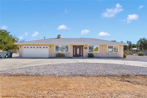 12421 Lakota Rd, Apple Valley, CA, 92308-7050 | Card Image