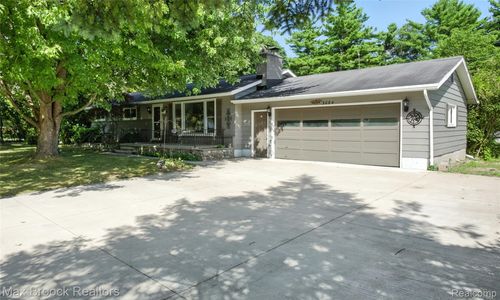 3084 E Hillcrest Dr, North Street, MI, 48049-4409 | Card Image