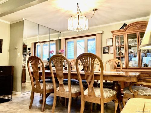 398 Hendrickson Ave, Valley Stream, NY, 11580-1935 | Card Image