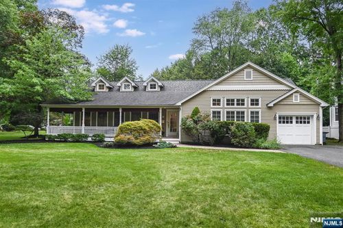 7 Chadwick Pl, Glen Rock, NJ, 07452-3103 | Card Image
