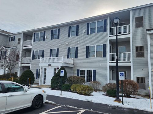 105-4 Crestview Circle, Londonderry, NH, 03053 | Card Image