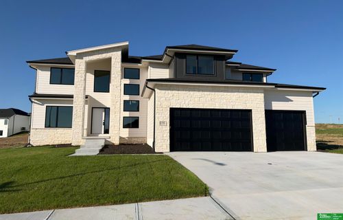 21901 Buchanan Pkwy, Gretna, NE, 68028-7035 | Card Image