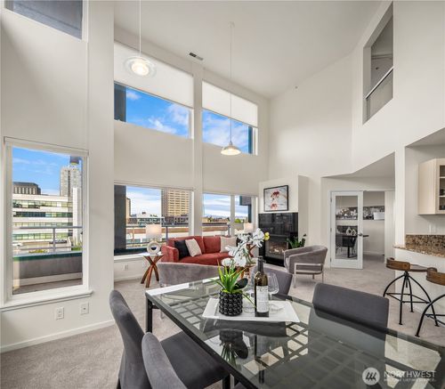 apt-5a-4528 8th Ave Ne, Seattle, WA, 98105-4788 | Card Image