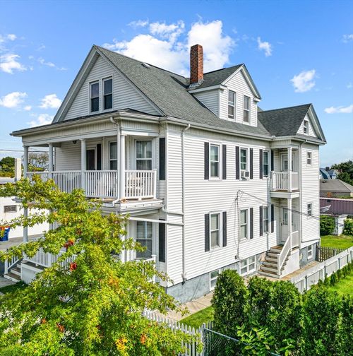 276 Hemlock St, New Bedford, MA, 02740-1044 | Card Image