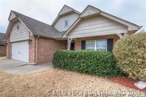 9010 N 156th East Ave, Owasso, OK, 74055-8544 | Card Image