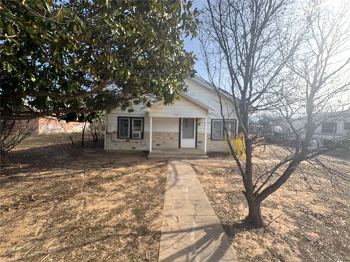 513 Cedar St, Clyde, TX, 79510-3779 | Card Image