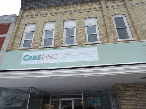 128 W Upton Ave, Reed City, MI, 49677-1130 | Card Image