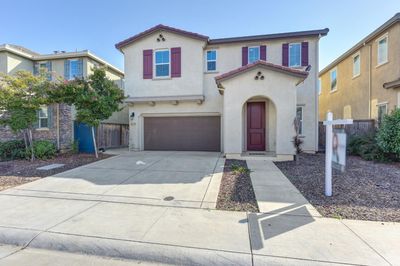 8444 Vila Gale Way, House other with 4 bedrooms, 2 bathrooms and null parking in Elk Grove CA | Image 3