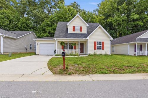 3389 Tinley Park Dr, Winston-Salem, NC, 27107-5607 | Card Image