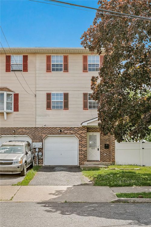 1632 E Washington St, Allentown, PA, 18109-2372 | Card Image