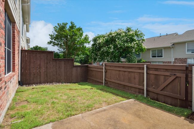 8621 Hunters Trace Ln, Townhouse with 2 bedrooms, 2 bathrooms and null parking in Plano TX | Image 23
