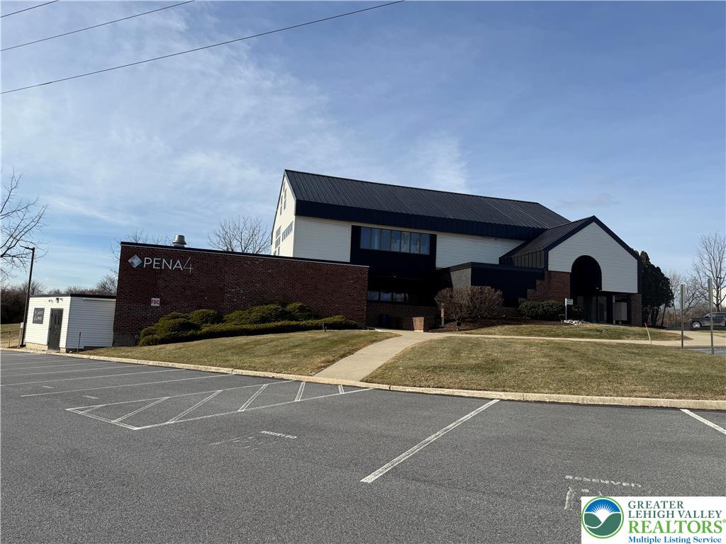 5290 W Coplay Rd, Whitehall, PA 18052