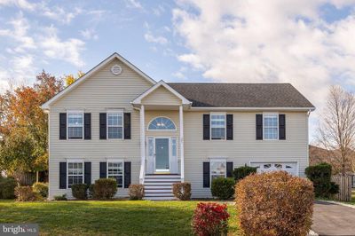 121 Fairfax Drive, House other with 3 bedrooms, 3 bathrooms and null parking in STEPHENS CITY VA | Image 1