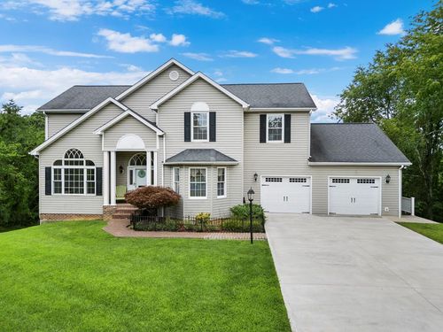 2285 Lubna Dr, Christiansburg, VA, 24073-7159 | Card Image