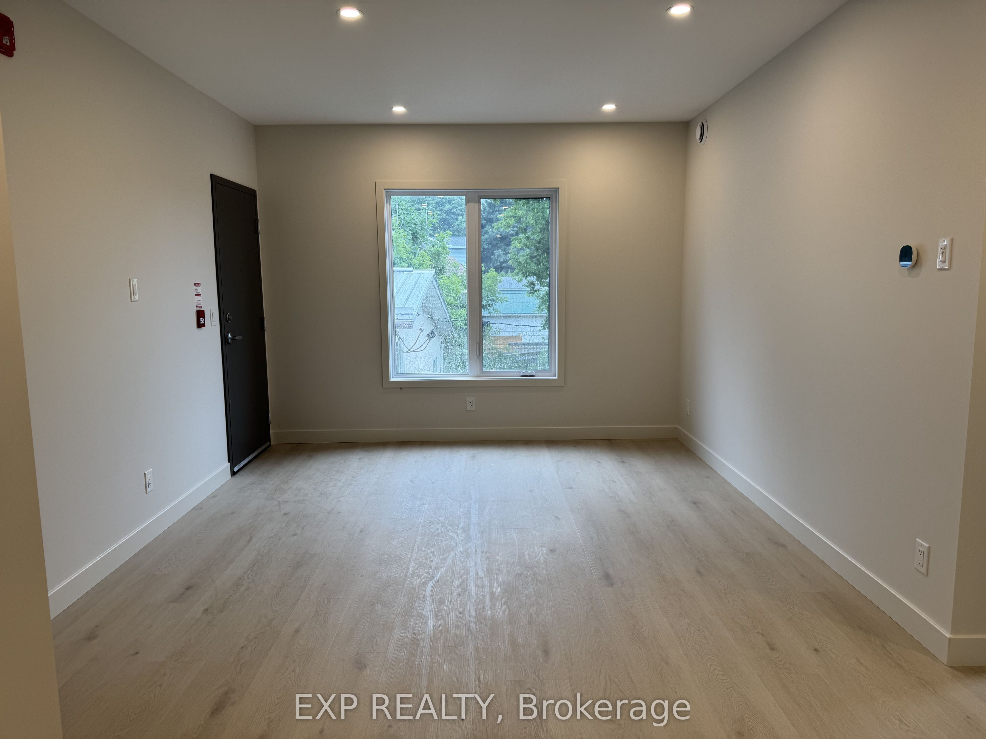 Residential Lease in Carlington - Central Park