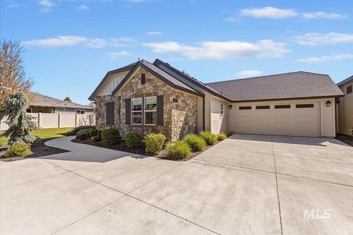4204 E Silverking Ln, Meridian, ID, 83642-7356 | Card Image