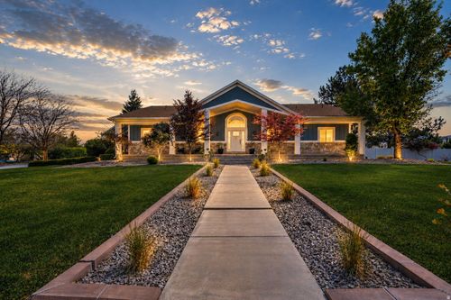 2433 W Saddlehorn Cir, Bluffdale, UT, 84065-5384 | Card Image