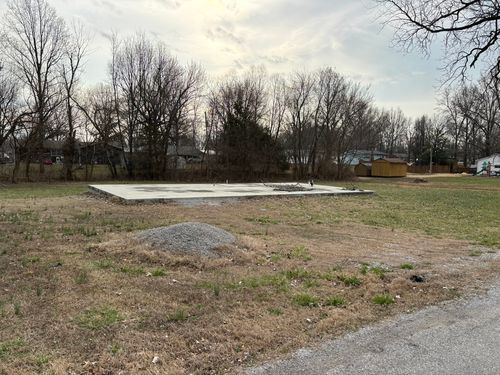 1000 S Wilson St, Benton, IL, 62812 | Card Image