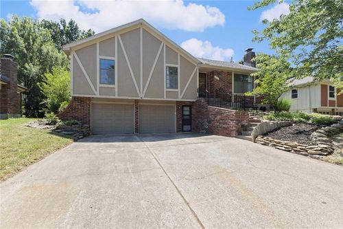 7505 E 132nd Ter, Grandview, MO, 64030-3403 | Card Image