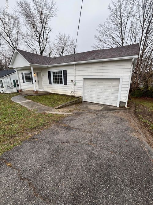 517 E Hodgenville Ave, Greensburg, KY, 42743-1317 | Card Image