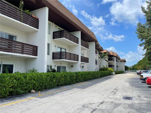 c202-7487 Sw 82nd St, Miami, FL, 33143-7363 | Card Image