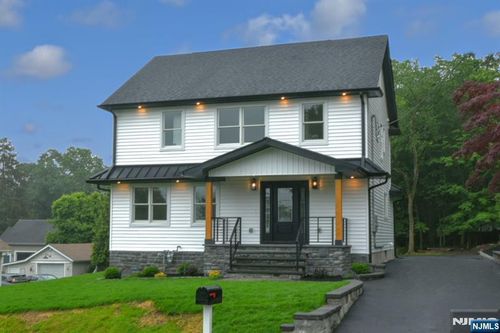 27 Gionti Pl, North Haledon, NJ, 07508-2815 | Card Image