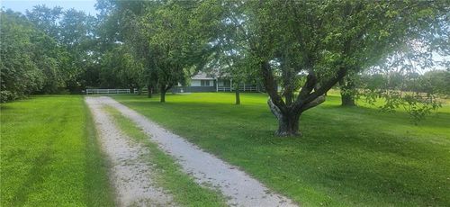 33701 E State Route 58, Pleasant Hill, MO, 64080-8256 | Card Image