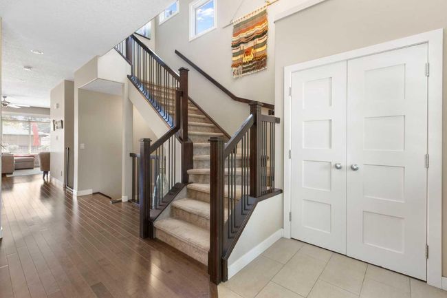 3531 3 Ave Sw, Home with 3 bedrooms, 3 bathrooms and 2 parking in Calgary AB | Image 5