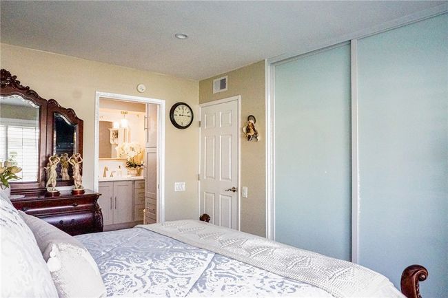 35 - 23215 Caminito Andreta, Condo with 2 bedrooms, 2 bathrooms and 2 parking in Laguna Hills CA | Image 22