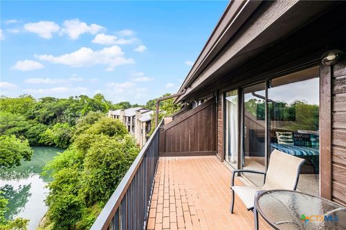 apt-c204-371 W Lincoln St, New Braunfels, TX, 78130-4505 | Card Image