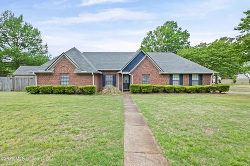 5267 Peach Trail Cv, Southaven, MS, 38671-1823 | Card Image